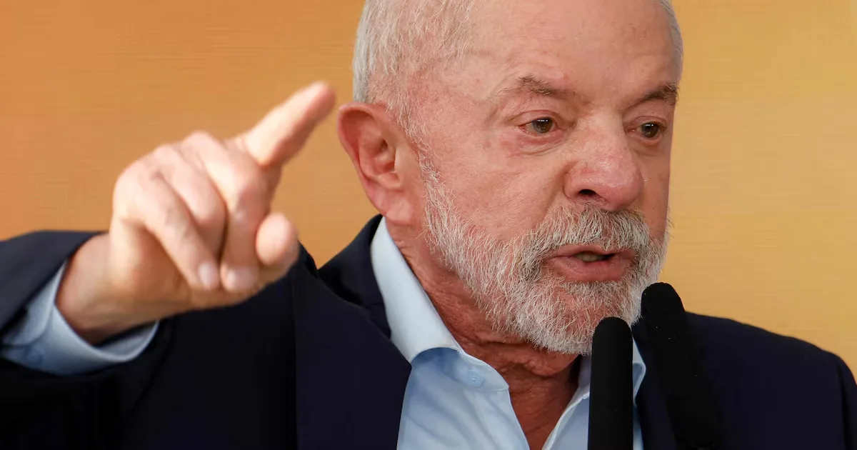 Lula faz live eleitoral no Alvorada após veto do TSE a Bolsonaro em 2022