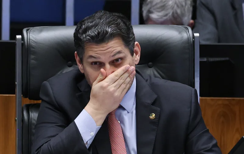 Mensagens indicam laços de amizade entre Alcolumbre e Vorcaro