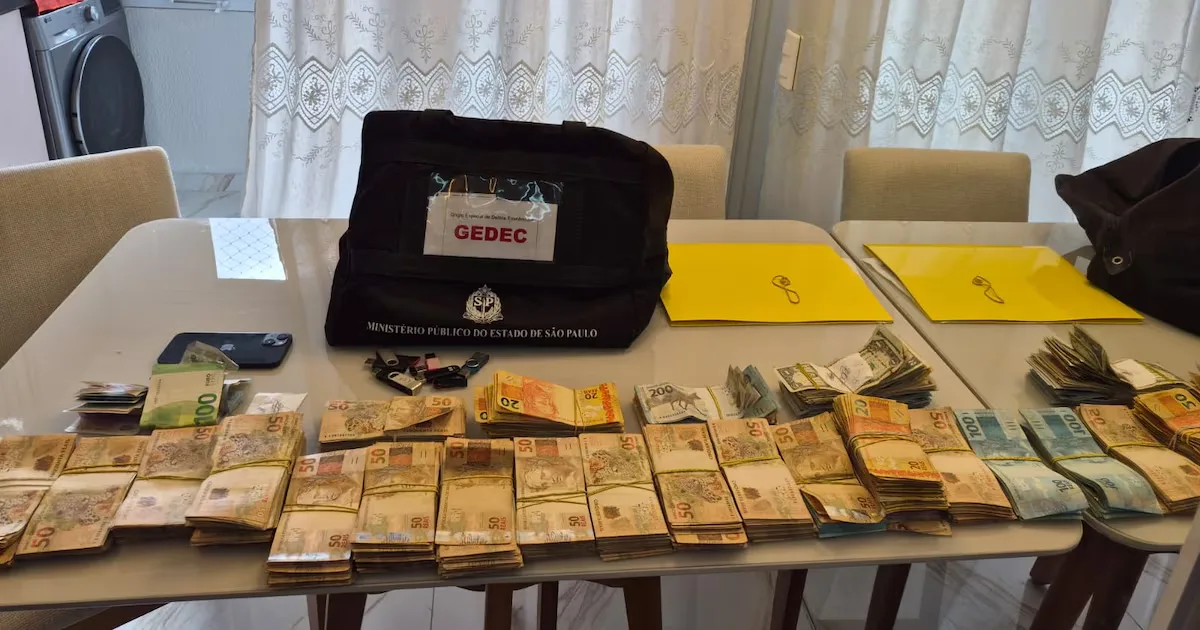 Mensagens colocam auditor no centro da revisão de créditos sob suspeita em São Paulo