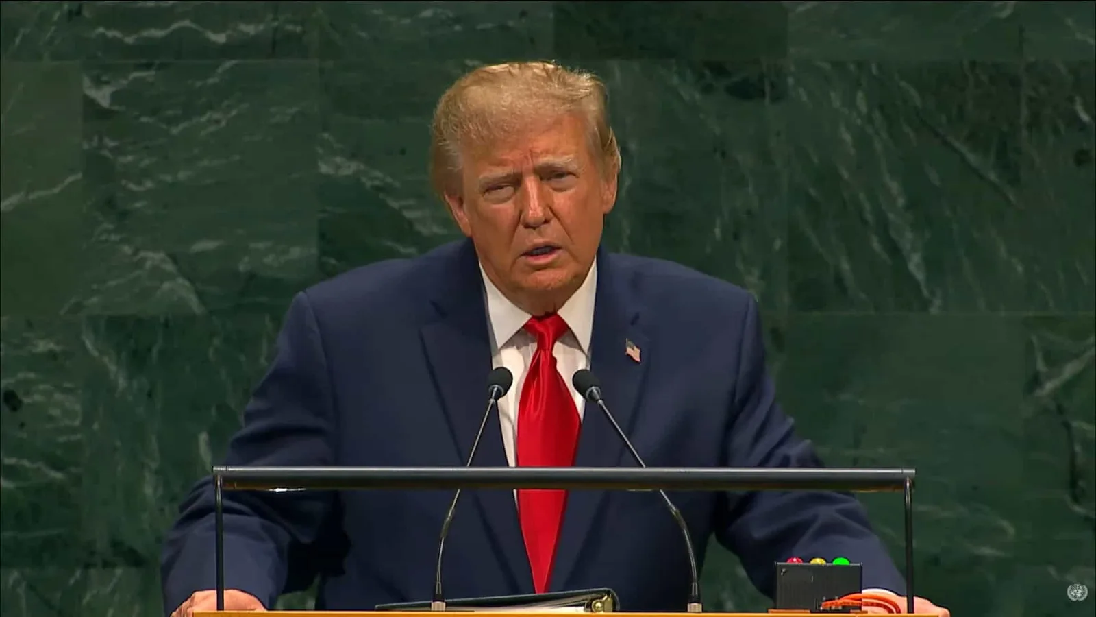 Trump anuncia acordo voluntário de segurança para empresas de inteligência artificial