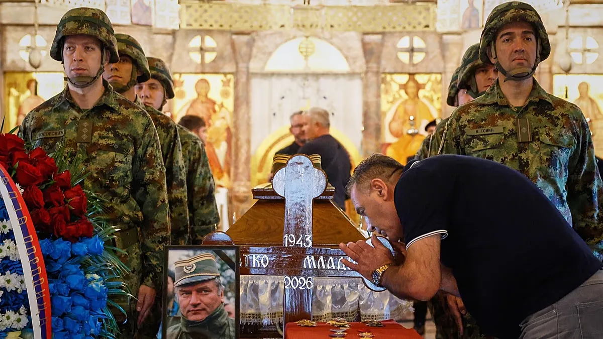 Presença de ministros no funeral de Mladić amplia pressão sobre Belgrado