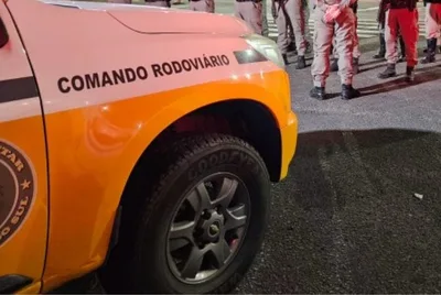 Colisão frontal na RSC-153 deixa três pessoas feridas em Gramado Xavier