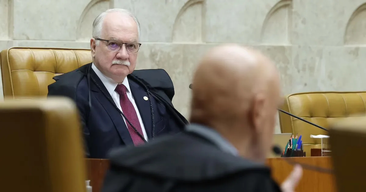 Fachin limita sessão do STF a investigação sobre mensagens de Moraes e Vorcaro
