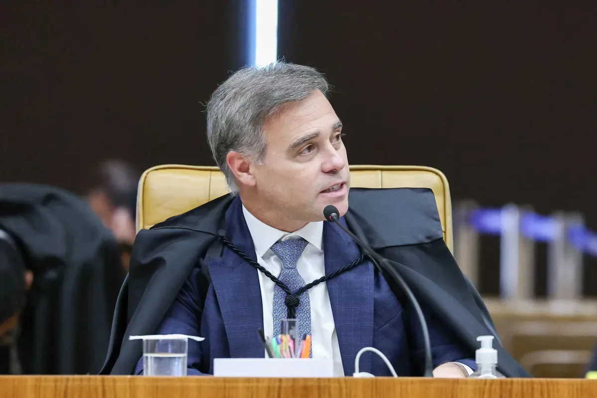 Mendonça torna públicos dados do Banco Master após pedido de Fachin