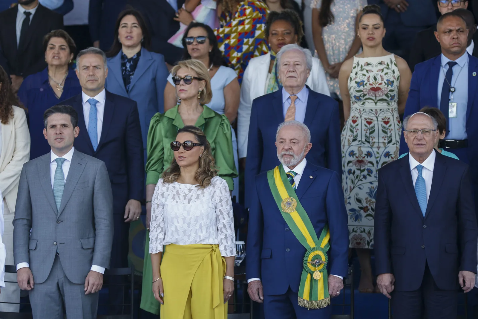 Desfile de 7 de Setembro reúne Lula em Brasília, enquanto oposição protesta em São Paulo