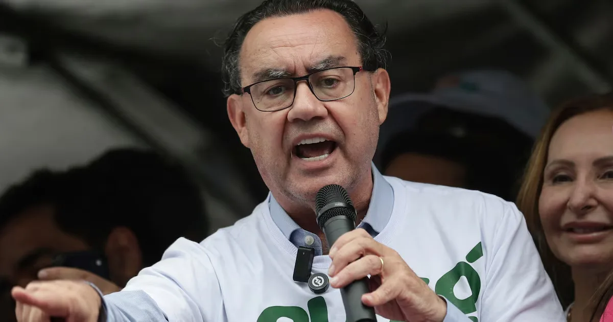 Augusto Cury rejeita apoio a Lula e condiciona eventual apoio a Flávio Bolsonaro