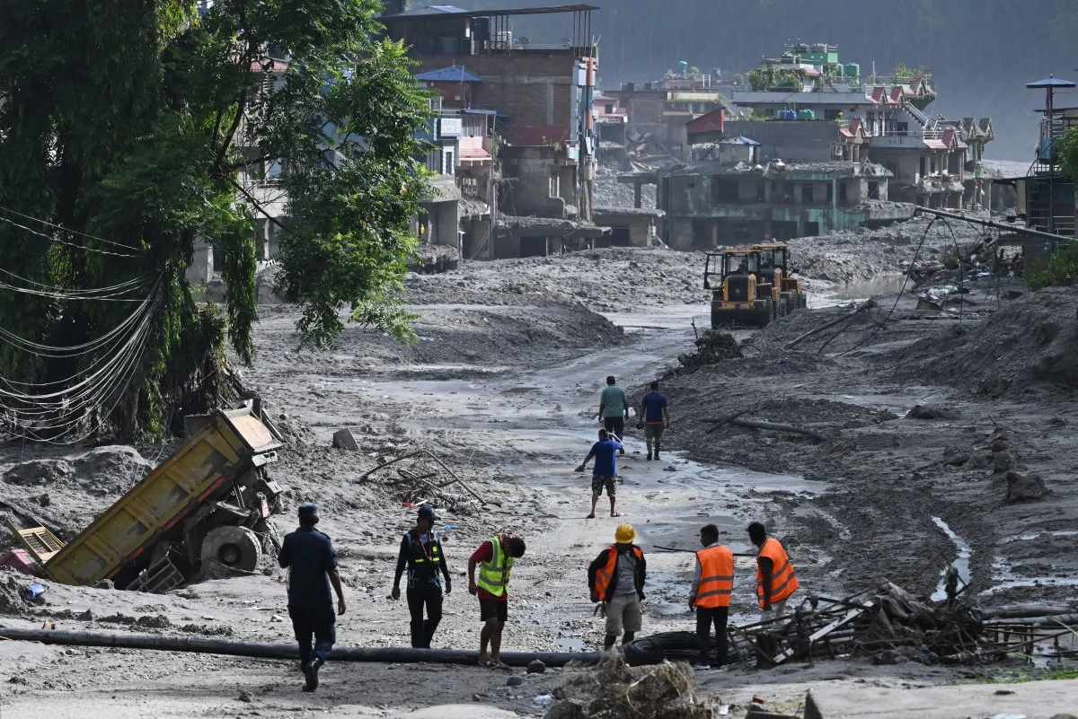 Desastre no Nepal deixa milhares desaparecidos e mobiliza buscas em túneis