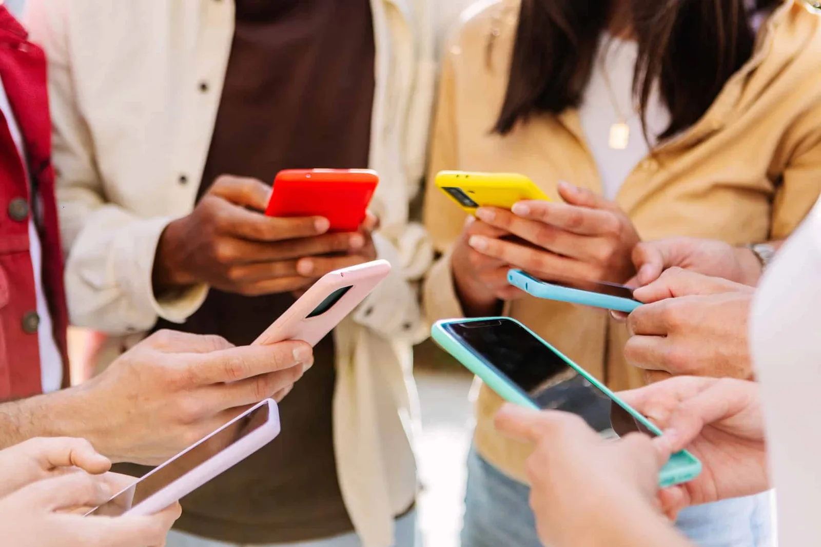 Europa exigirá verificação de idade e ampliará proteção digital para menores