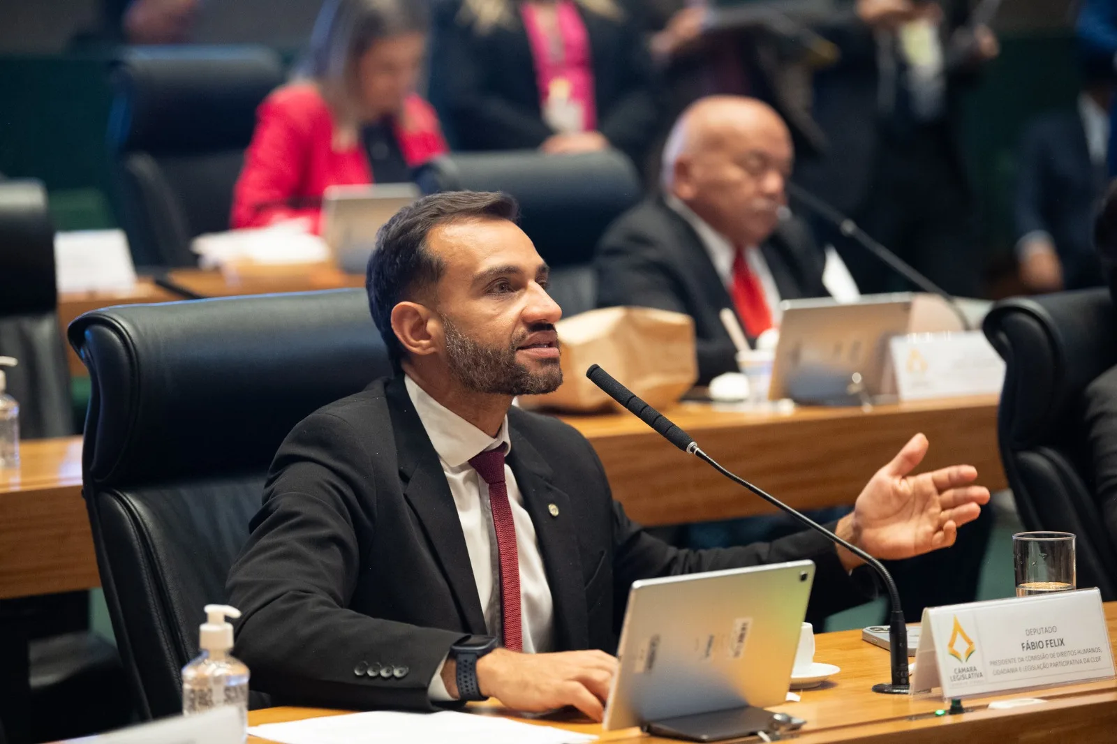 Partidos calculam cadeiras e enfrentam risco de ficar abaixo do quociente
