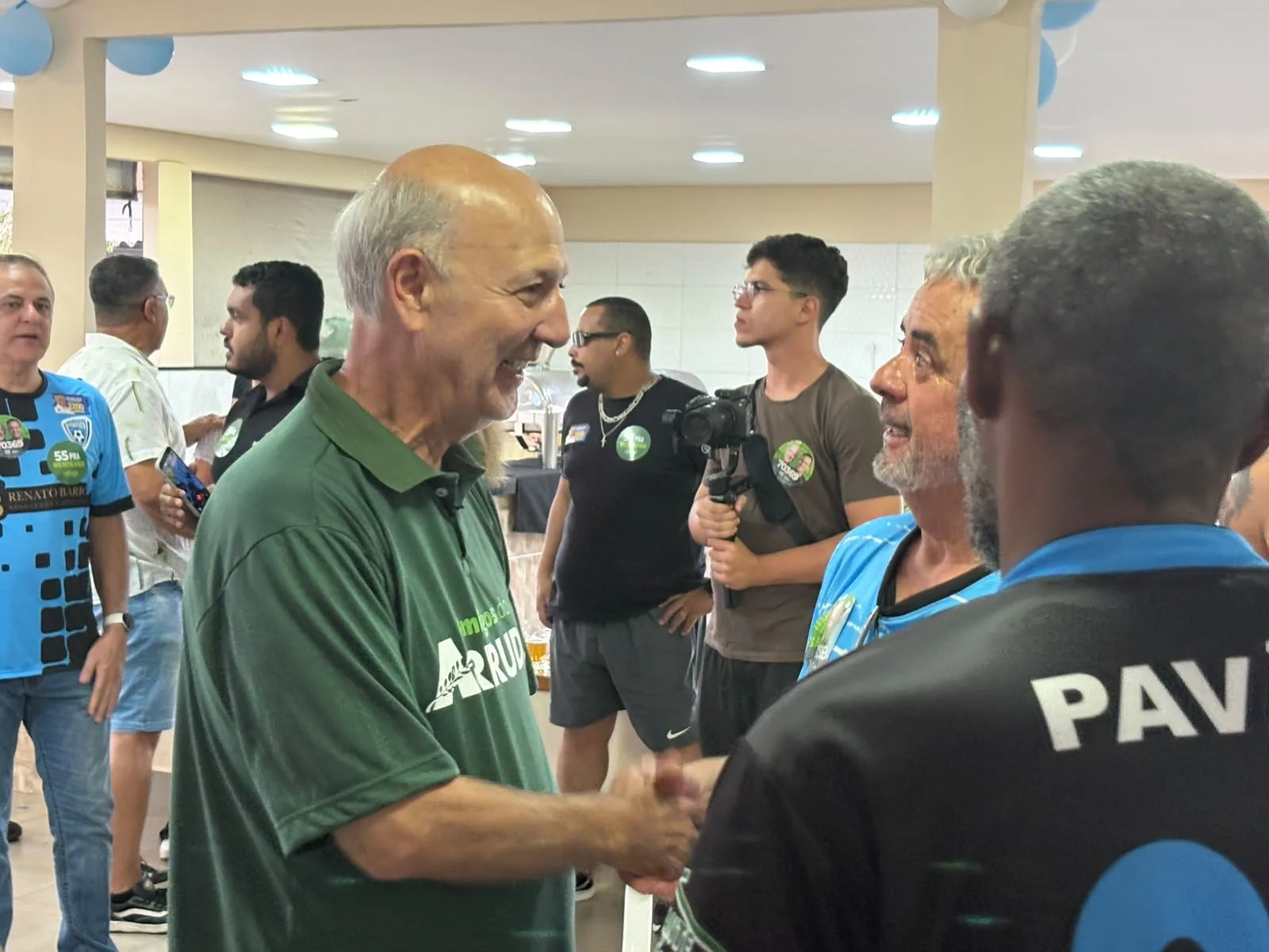 Arruda mantém campanha após TRE-DF barrar candidatura ao governo do DF