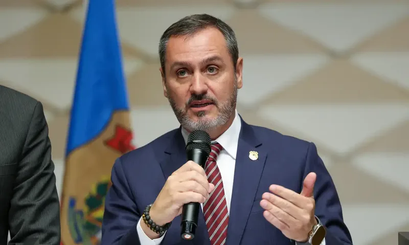 André Mendonça afasta diretores da Polícia Federal no caso Banco Master