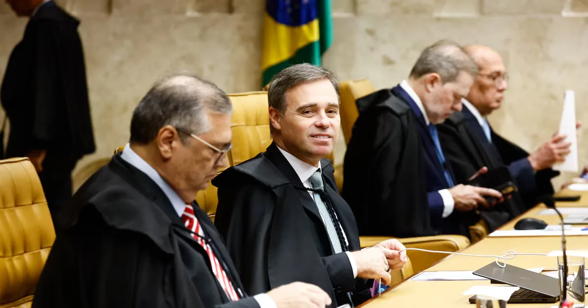 Dino revoga afastamento do diretor da PF e envia caso ao plenário do STF