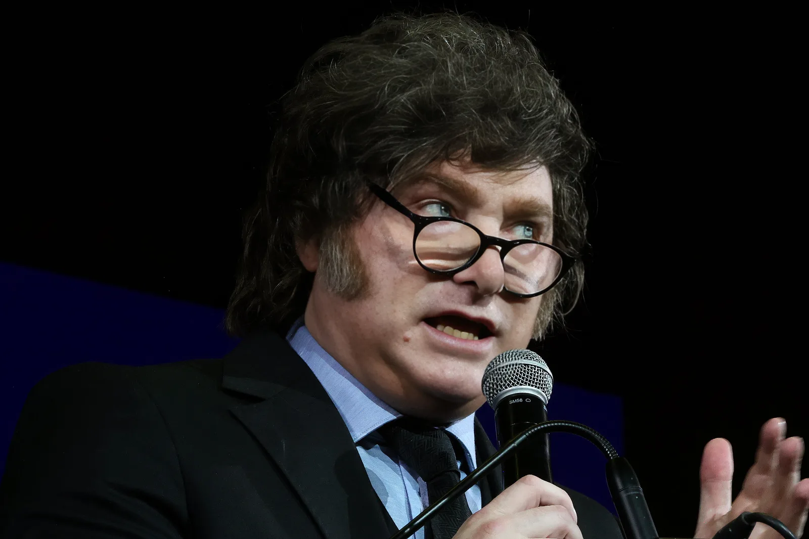 Milei diz que Argentina agirá sozinha na disputa pelas Malvinas