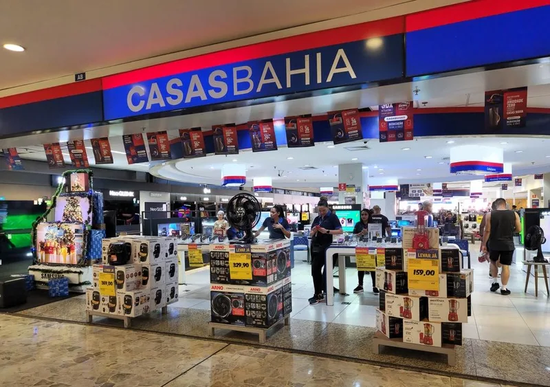 Ex-funcionários das Casas Bahia relatam atraso em rescisão, FGTS e seguro-desemprego