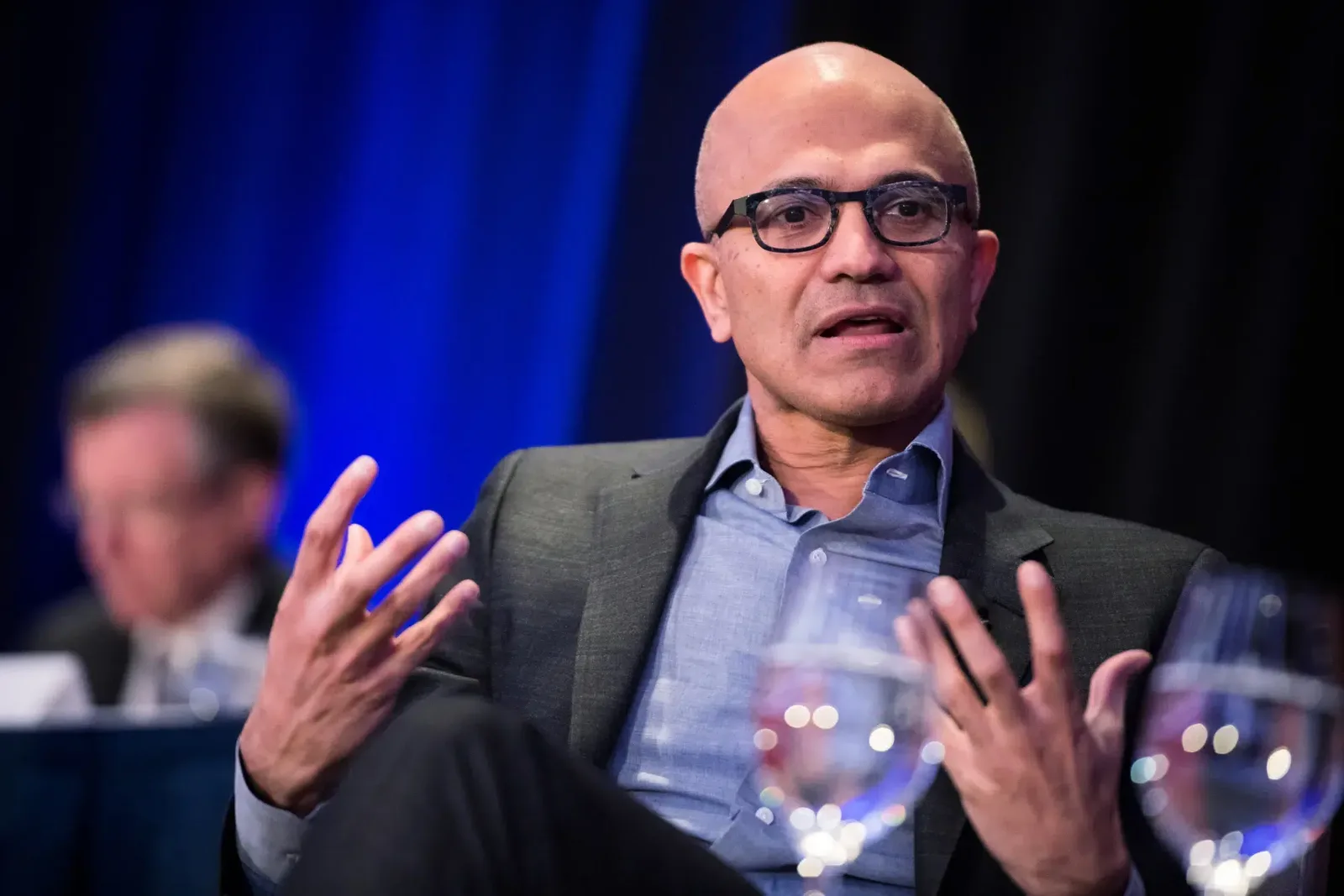 Nadella mantém otimismo sobre o Xbox em meio a reestruturação e cortes