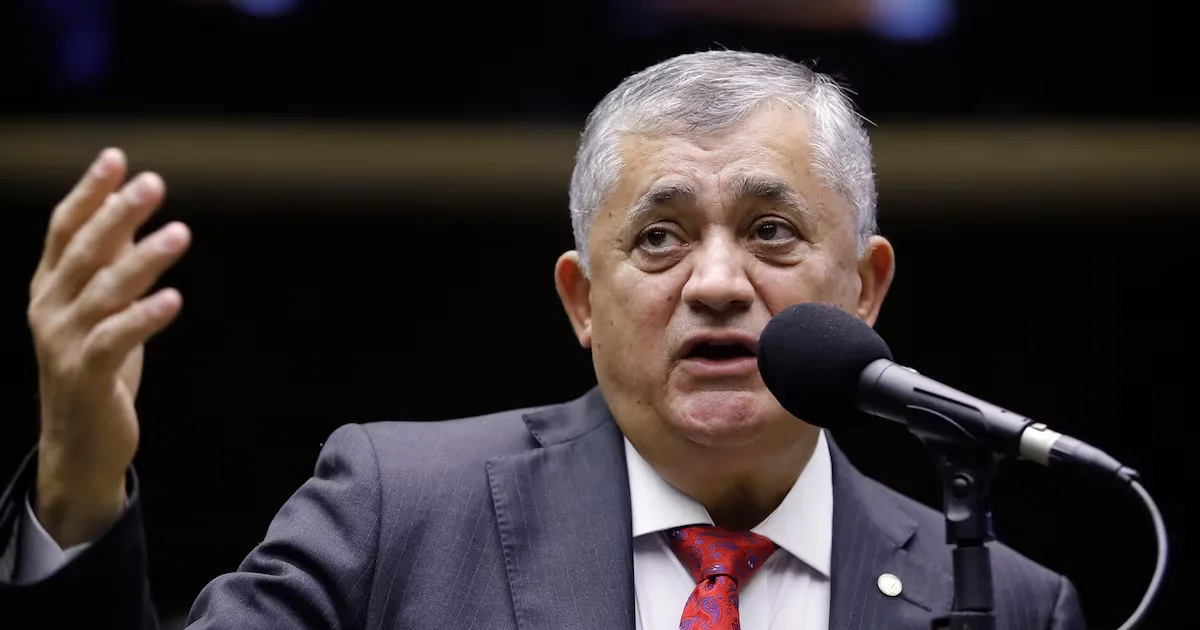 Guimarães diz que julgamento no STF pode expor vínculos eleitorais com o Banco Master