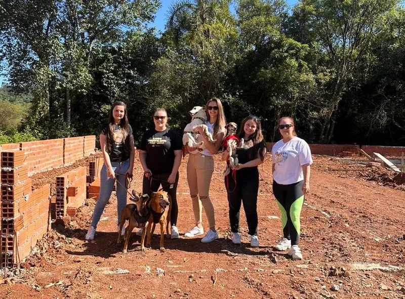 ONG Protetores de Santa Cruz promove ações para cobrir dívidas e manter resgates
