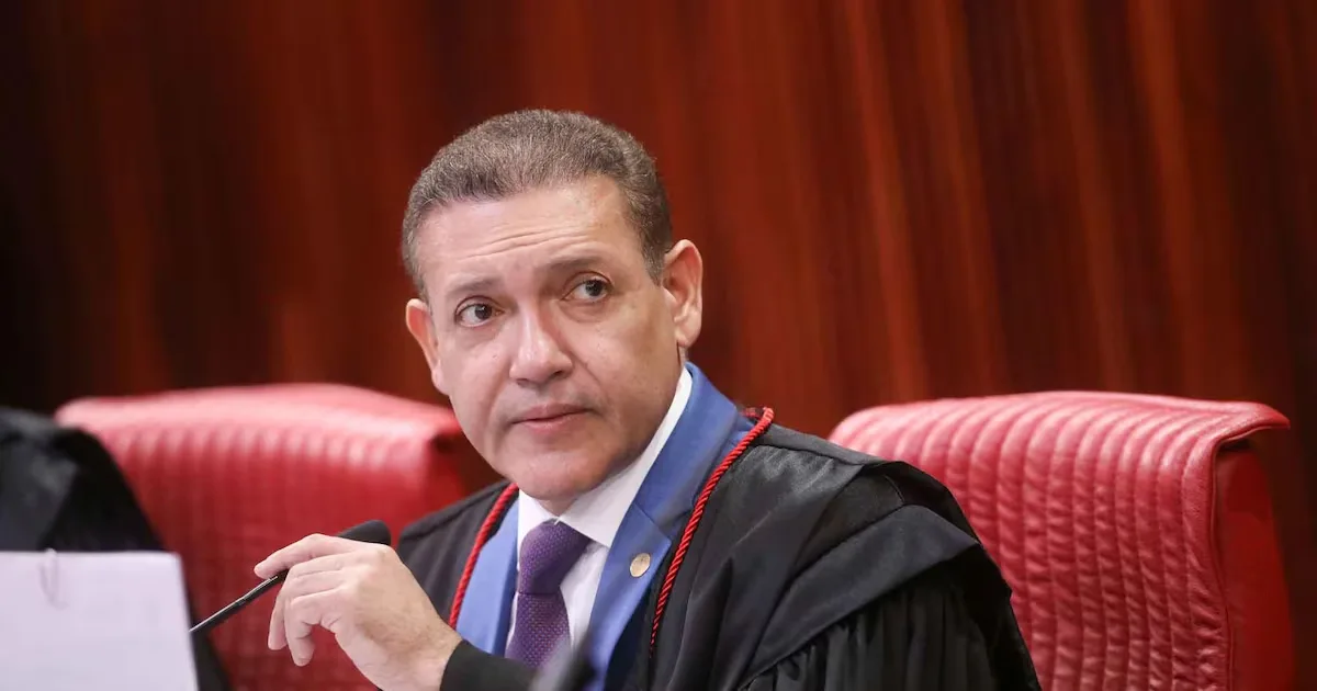 TSE votará retirada de posts que ligam Flávio Bolsonaro a Nossa Senhora Aparecida