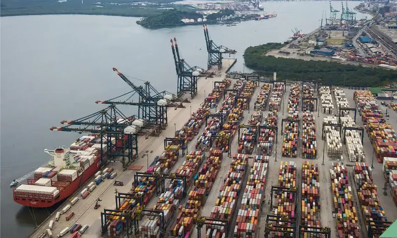 Santos movimenta 538,2 mil TEU em agosto, maior marca do ano