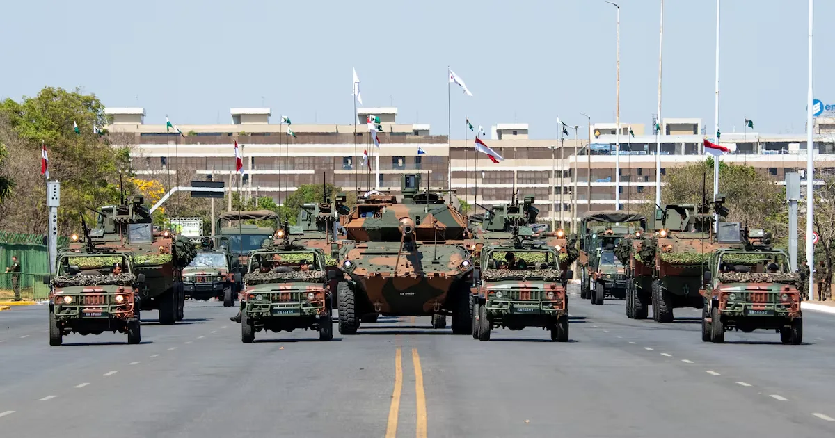 Crise no STF adia julgamento de militares condenados pelo 8 de janeiro
