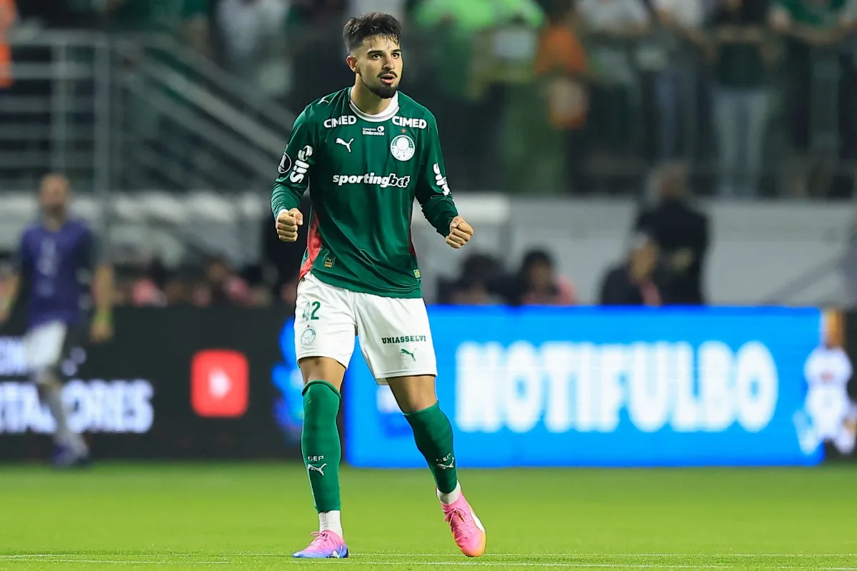 Expulsão de Osorio abre caminho para vitória do Palmeiras no Choque-Rei