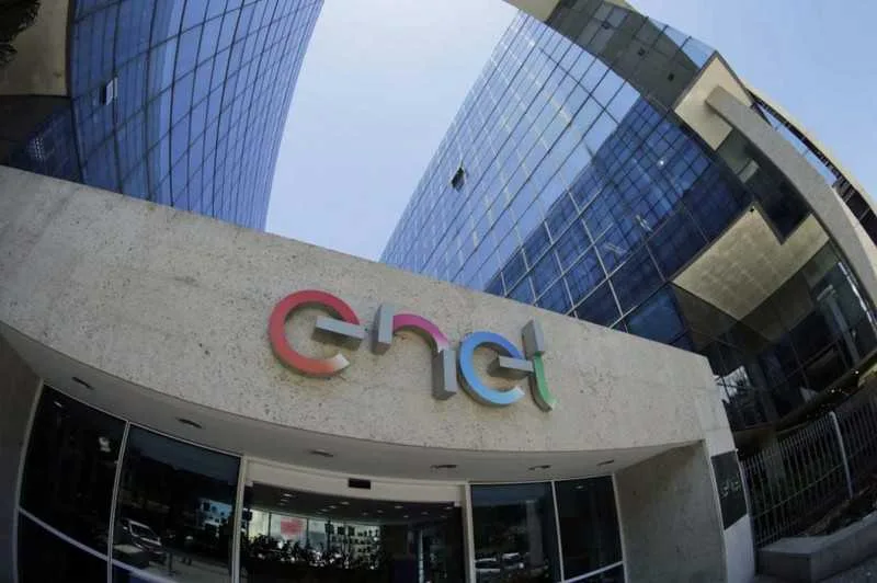 Justiça responsabiliza Enel por demora após apagão em São Paulo