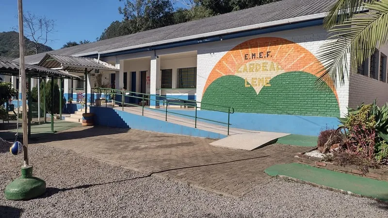 Escola Cardeal Leme completa 127 anos e é destacada na Câmara de Santa Cruz do Sul