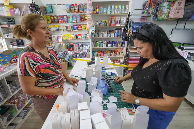 Confiança empresarial recua em setembro e mantém trajetória de queda, diz FGV