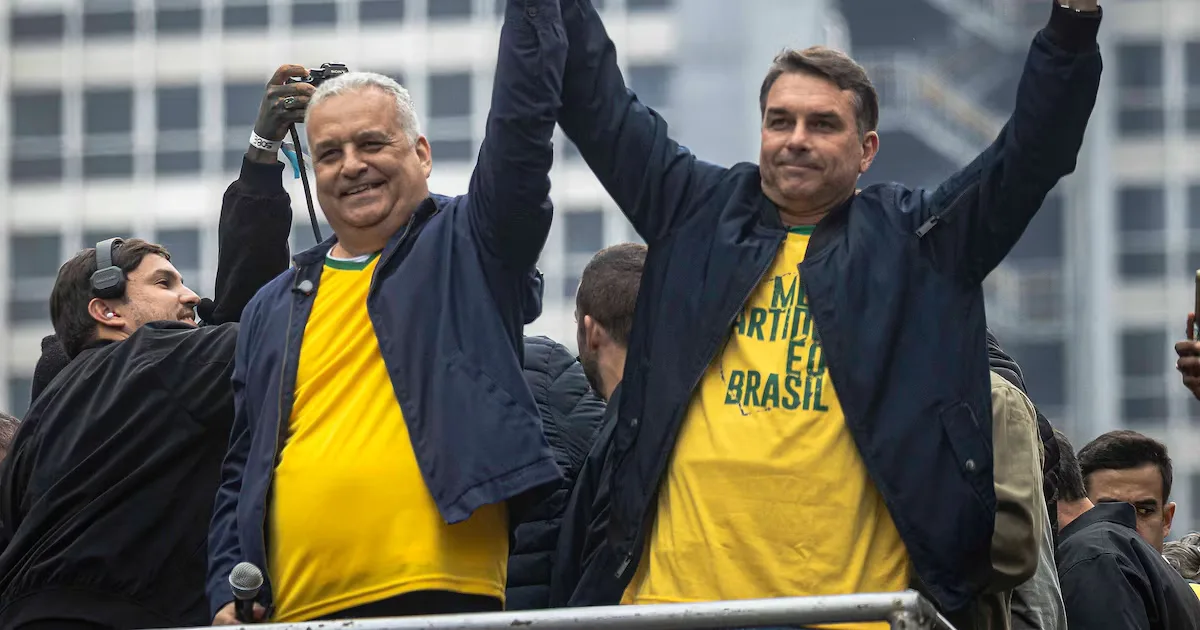Flávio Bolsonaro associa voto em Lula à escolha de Alexandre de Moraes