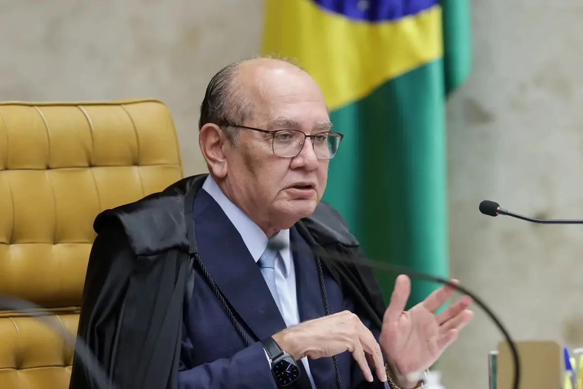 Gilmar acusa Mendonça de agir politicamente em defesa de Flávio Bolsonaro