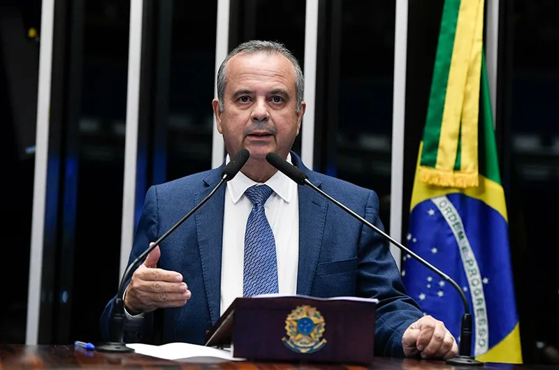 Marinho acusa STF de adiar decisão para ampliar pressão sobre Moraes