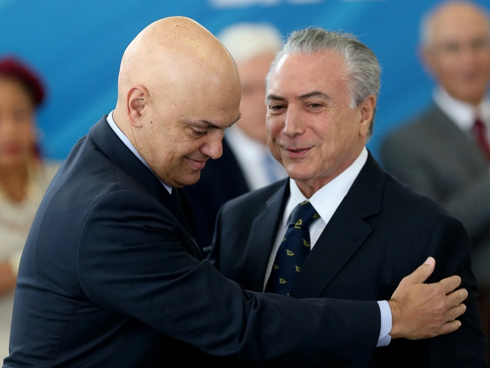 Temer visita TCE-SP e conversa com grupo ligado a Mendonça