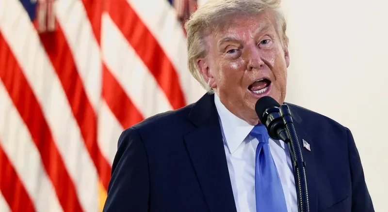 Trump afirma ter estoques quase ilimitados de munições para guerra com o Irã