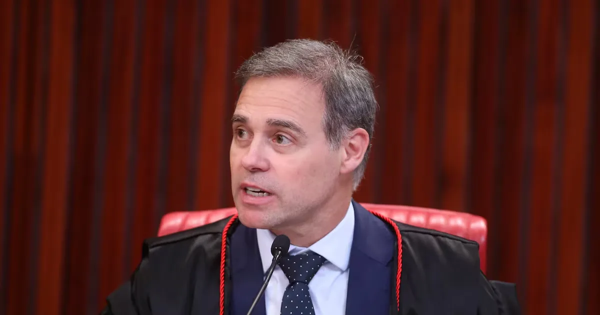 André Mendonça diverge no TSE e mantém campanha de Deltan em 2026