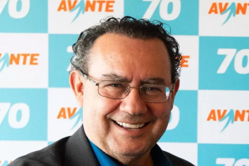 Augusto Cury sugere presidente na política externa e primeiro-ministro na economia