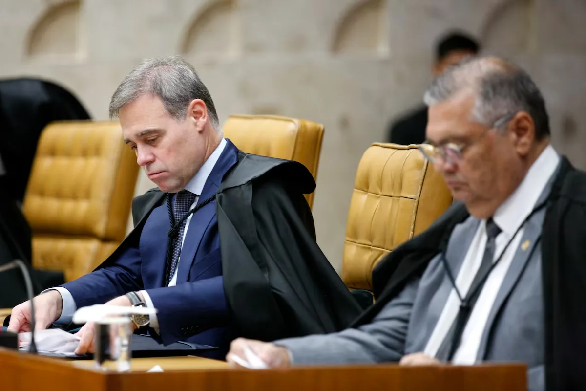 Sessão do STF tem confronto entre ministros e tentativa de distensão de Dino