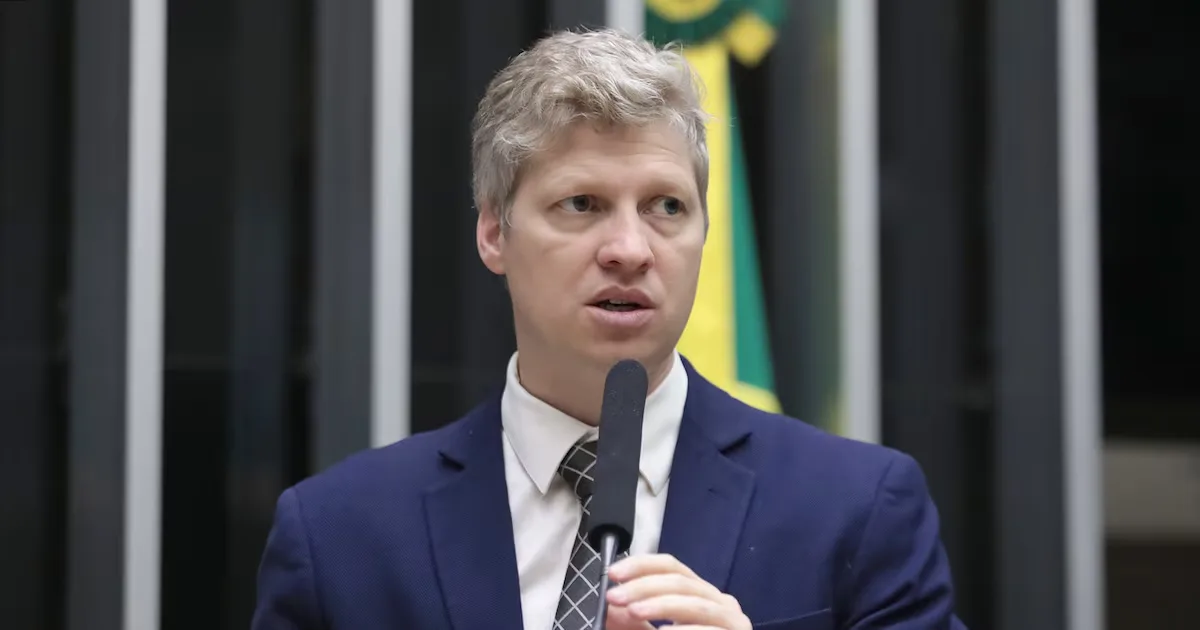 Pedido de CPMI mira monitoramento de autoridades e relatórios da PF