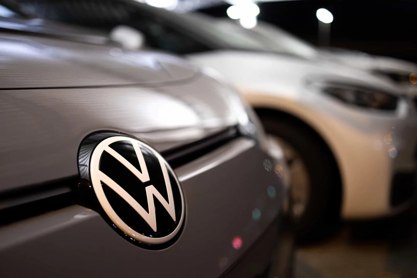 Volkswagen reduzirá portfólio global e projeta 100 mil cortes até 2035