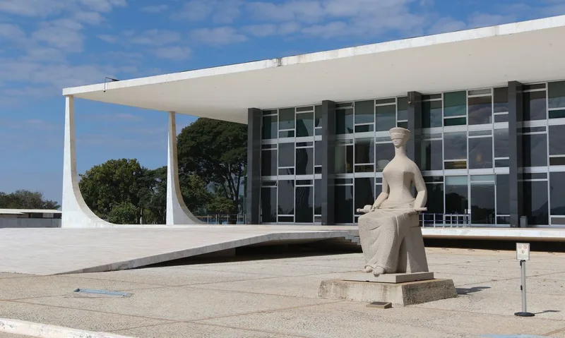 Pesquisa aponta avanço da desconfiança no STF para 56% dos brasileiros