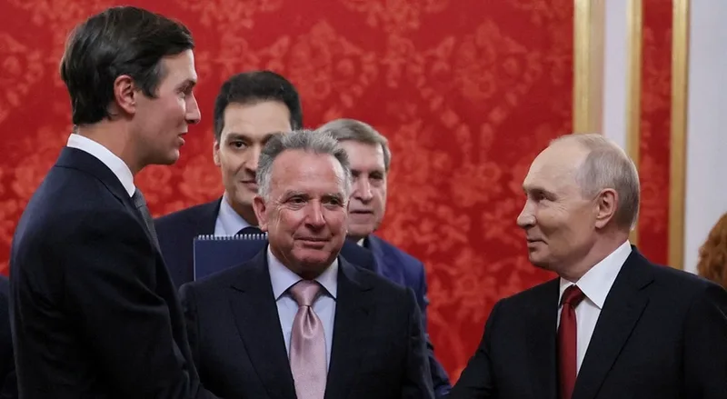 Enviados de Trump levam proposta de paz a Kiev após reunião com Putin