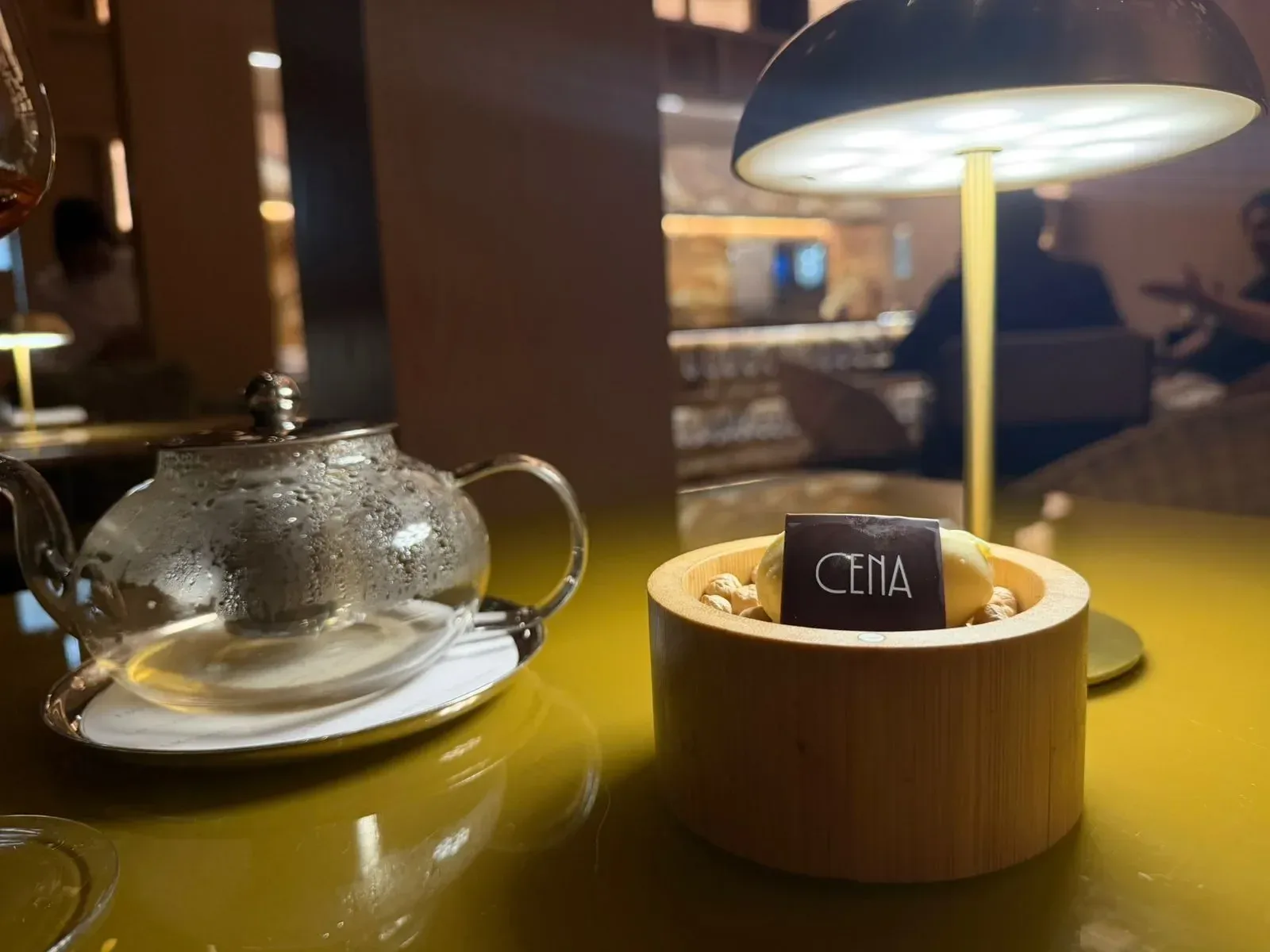 Cena combina cozinha, bebidas e serviço em uma experiência integrada