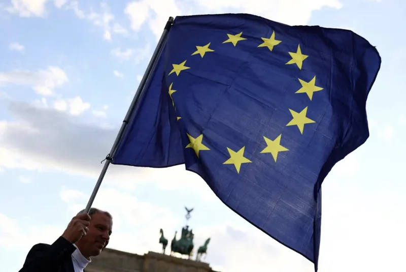 Letônia bloqueia decisão da UE sobre sanções e cobra pressão maior contra Moscou