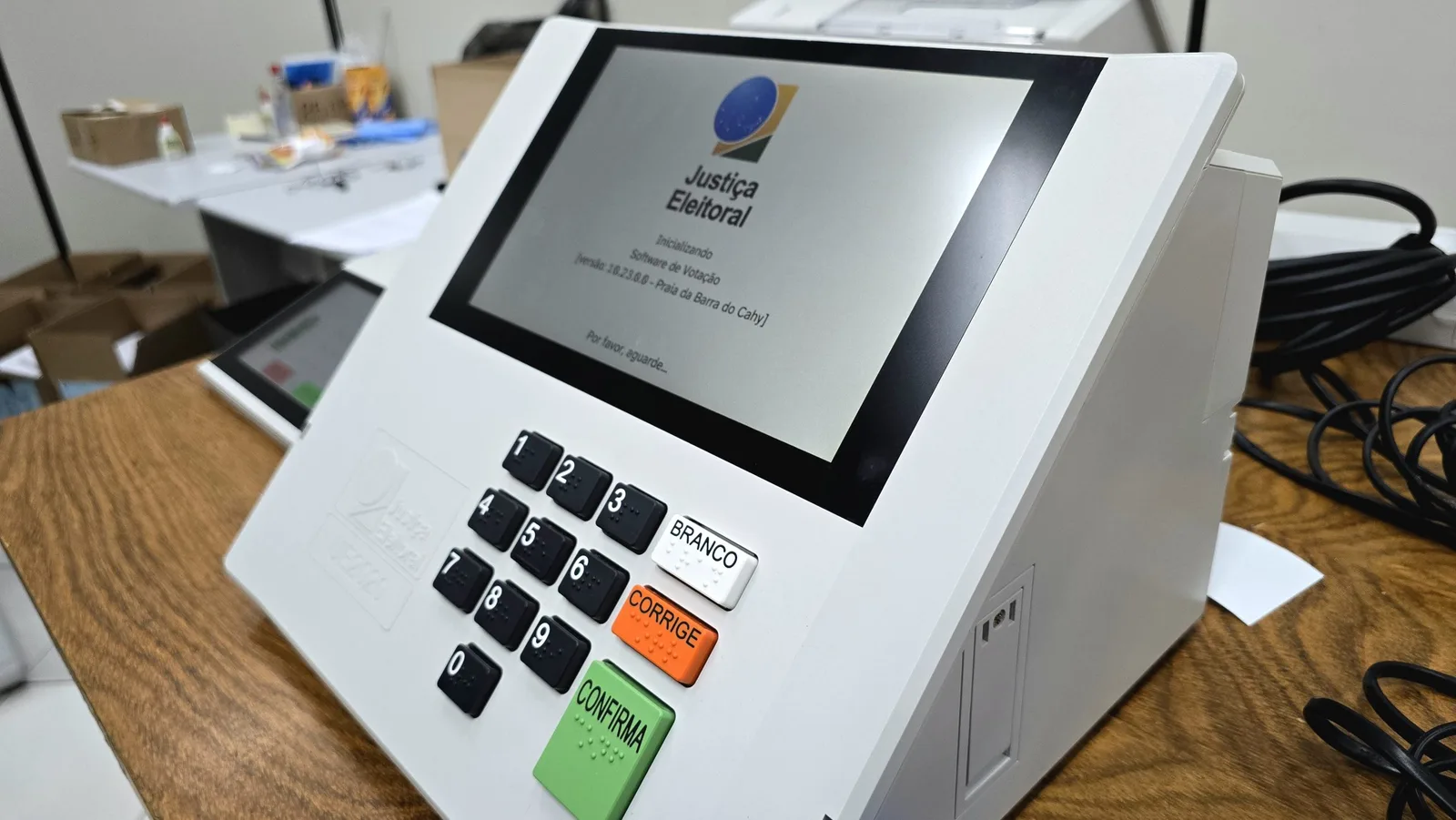 Urna terá seis etapas de votação nas eleições gerais de 4 de outubro