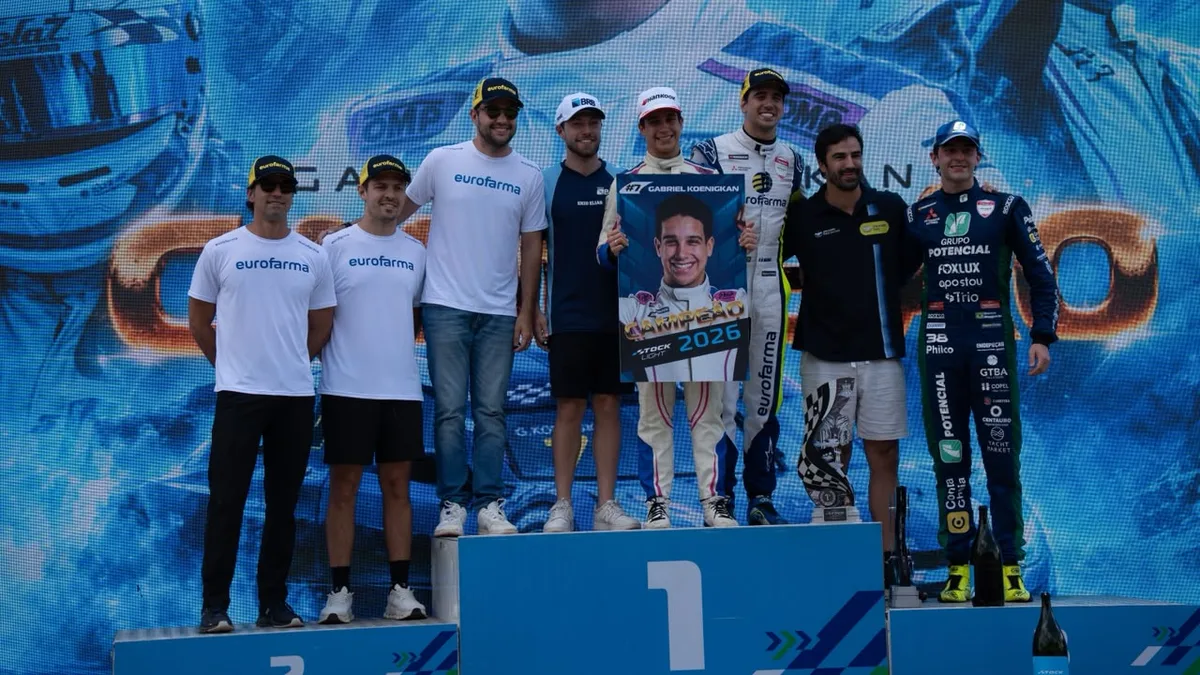 Ultrapassagem na penúltima volta decide endurance da Stock Car em Brasília