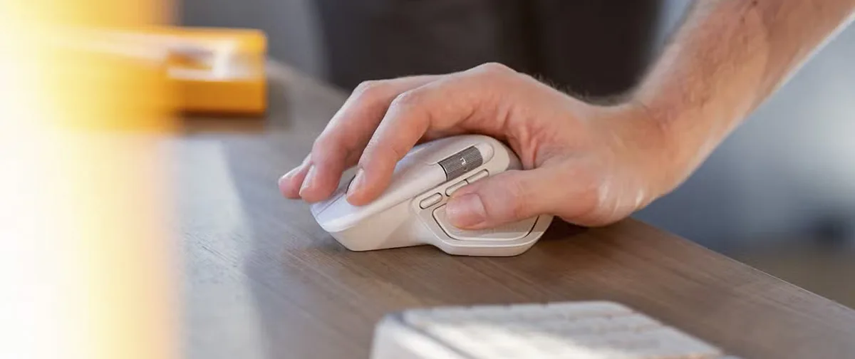 Logitech MX Master 4 cai para R$ 679,90 na Amazon
