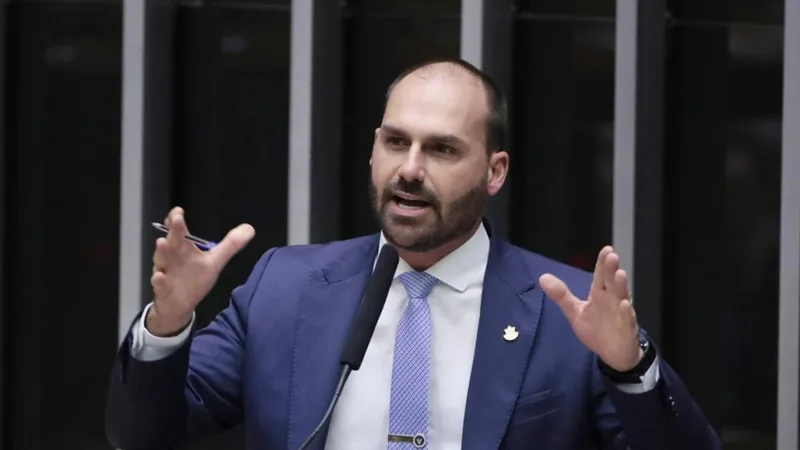 Em Washington, Eduardo Bolsonaro vincula reuniões a sanções contra ministros do STF