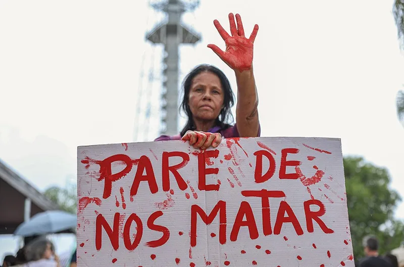 Violência política de gênero cresce e movimentos entregam propostas ao TSE