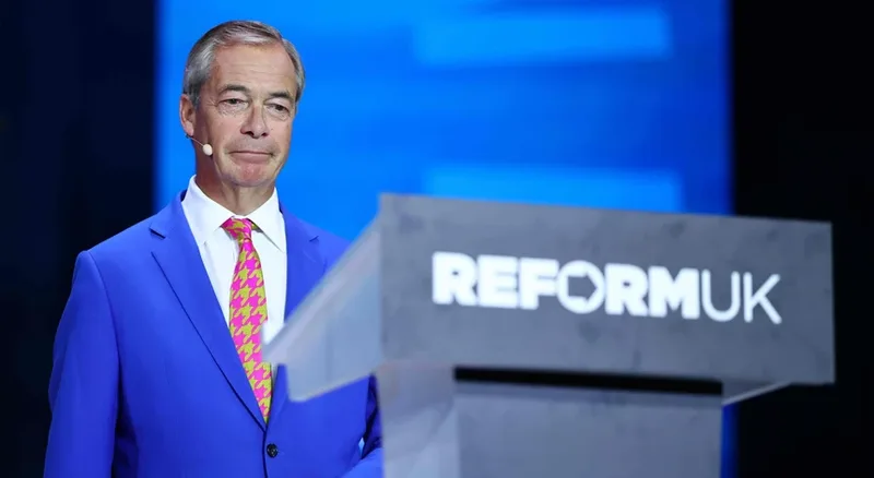 Assessores de Nigel Farage deixam o Reform UK após denúncia sobre financiamento