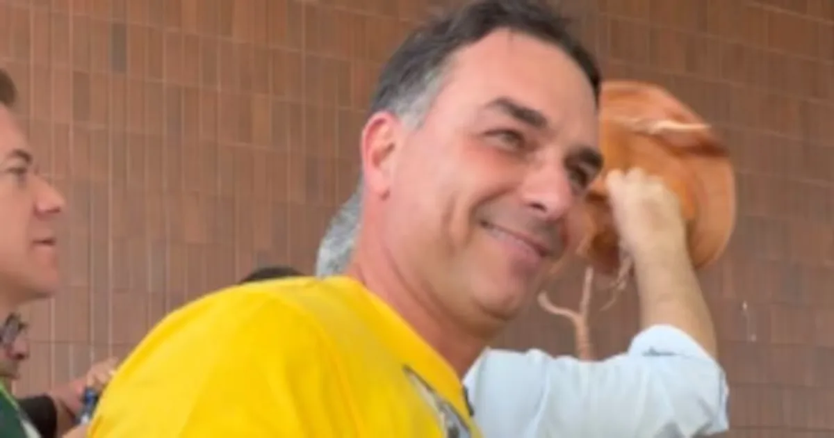 Flávio Bolsonaro prevê indicar até seis ministros ao STF se for eleito