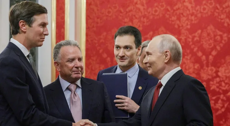 Putin recebe enviados de Trump e diz que negociações com a Ucrânia são difíceis